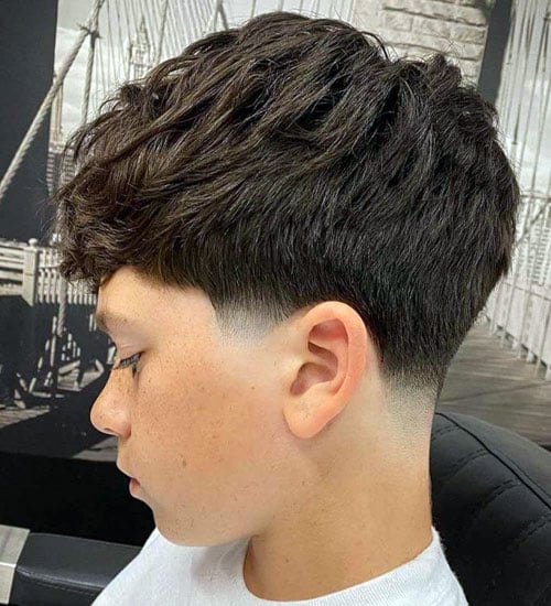 Wavy Short Hair with Low Skin Fade